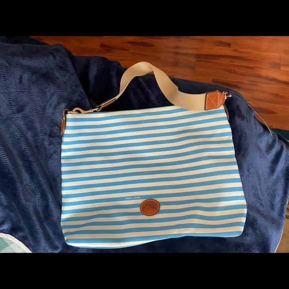 SOLD—Dooney & Bourke XL sullivan nylon shoulder bag - Picture 2 of 6